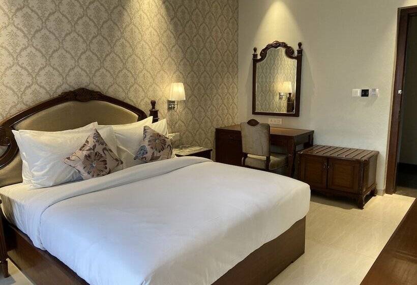 חדר סטנדרט עם מרפסת, Grand Victoria The Fern Resort & Spa, Panchgani