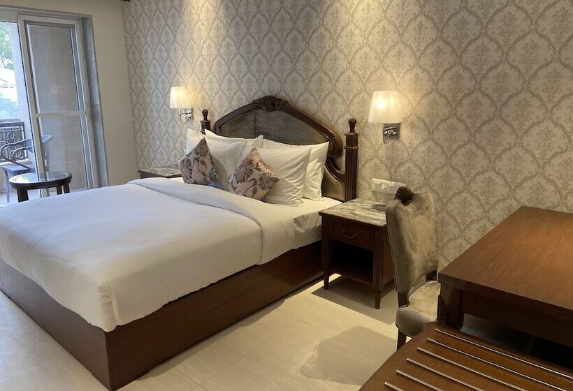 스탠다드 발코니 룸, Grand Victoria The Fern Resort & Spa, Panchgani