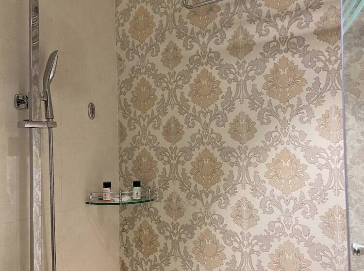 חדר קלאב עם נופים, Grand Victoria The Fern Resort & Spa, Panchgani