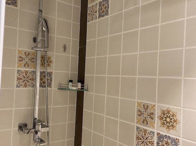 חדר קלאב עם נופים, Grand Victoria The Fern Resort & Spa, Panchgani