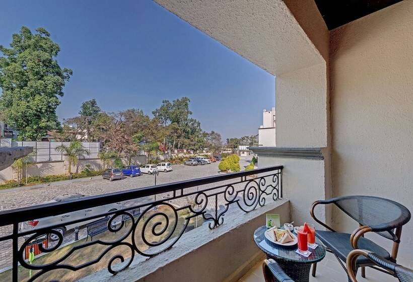 클럽 룸, Grand Victoria The Fern Resort & Spa, Panchgani