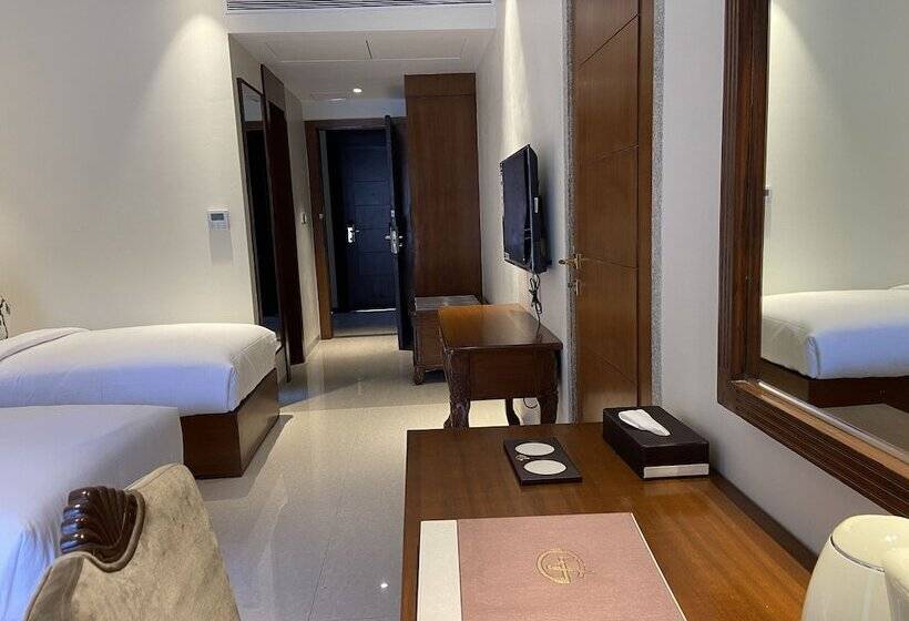 전망이 좋은 클럽실, Grand Victoria The Fern Resort & Spa, Panchgani