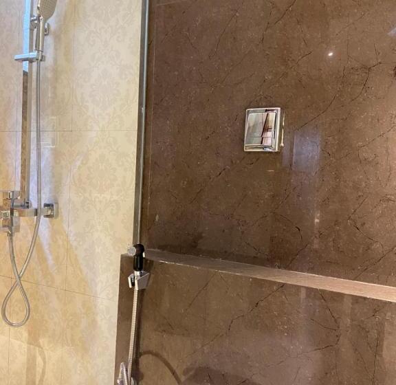 חדר סטנדרט עם מרפסת, Grand Victoria The Fern Resort & Spa, Panchgani