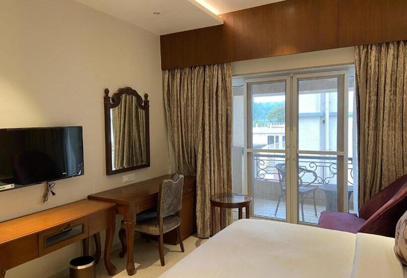 스탠다드 발코니 룸, Grand Victoria The Fern Resort & Spa, Panchgani