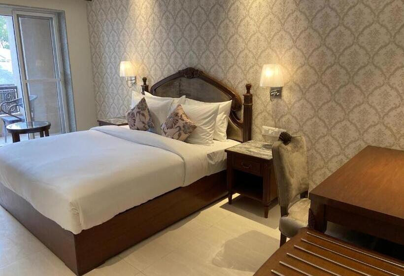 스탠다드 발코니 룸, Grand Victoria The Fern Resort & Spa, Panchgani