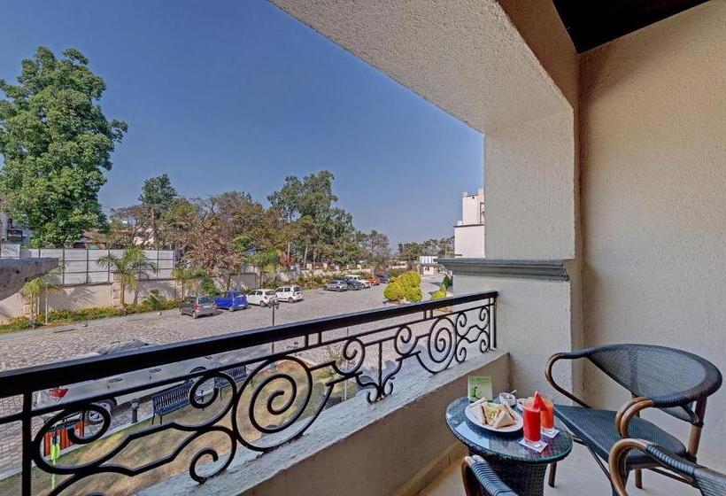 클럽 룸, Grand Victoria The Fern Resort & Spa, Panchgani