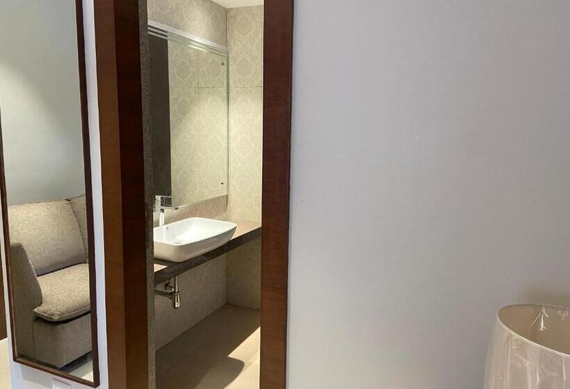 발코니가 있는 스위트, Grand Victoria The Fern Resort & Spa, Panchgani