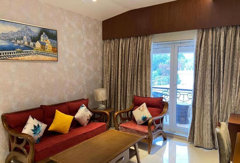 발코니가 있는 스위트, Grand Victoria The Fern Resort & Spa, Panchgani