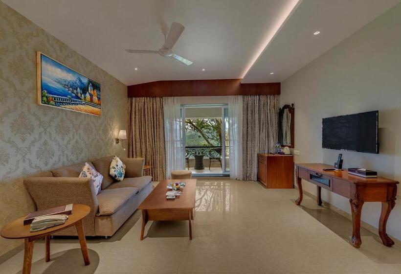 带阳台套房, Grand Victoria The Fern Resort & Spa, Panchgani