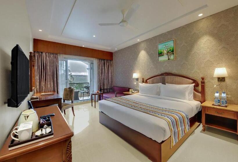 חדר קלאב עם נופים, Grand Victoria The Fern Resort & Spa, Panchgani