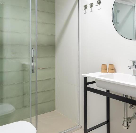 استودیوی استاندارد, Limehome Sevilla Calle Torcuato Luca De Tena Digital Access