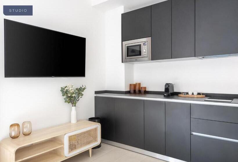 استودیوی استاندارد, Limehome Sevilla Calle Torcuato Luca De Tena Digital Access