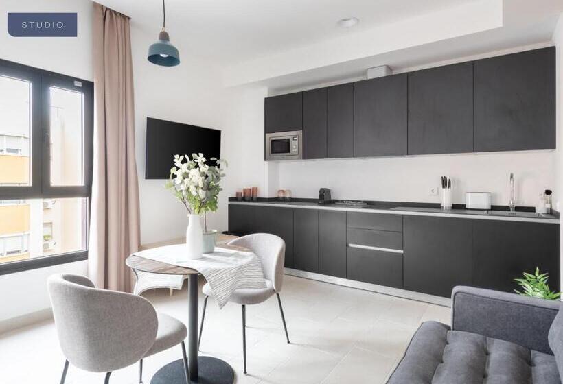 استودیوی استاندارد, Limehome Sevilla Calle Torcuato Luca De Tena Digital Access