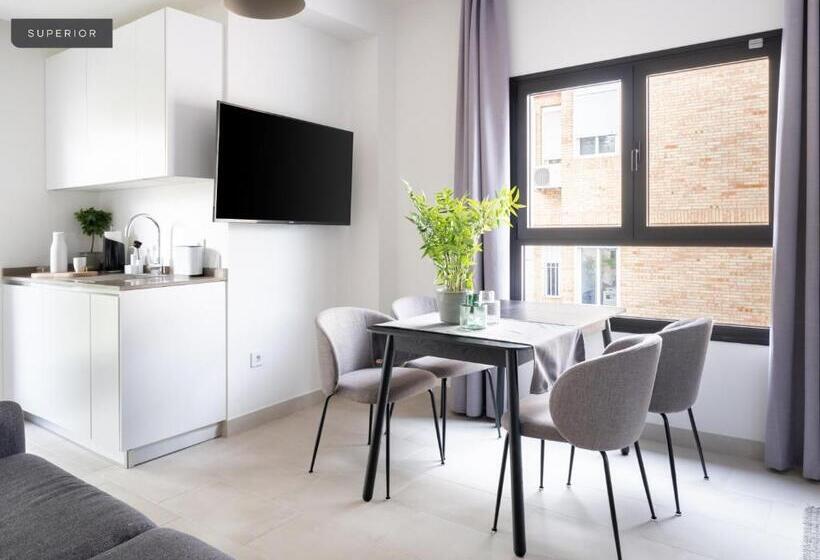آپارتمان سوپریور 1 خوابه, Limehome Sevilla Calle Torcuato Luca De Tena Digital Access