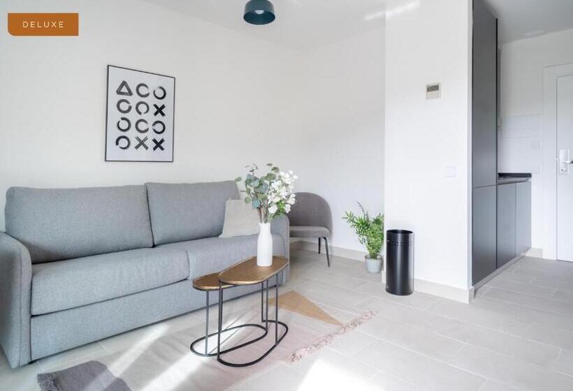 آپارتمان لوکس 1 خوابه, Limehome Sevilla Calle Torcuato Luca De Tena Digital Access