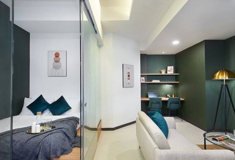 Standard Room, The Initial Residence