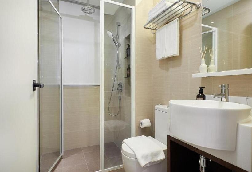 Deluxe Room, The Initial Residence