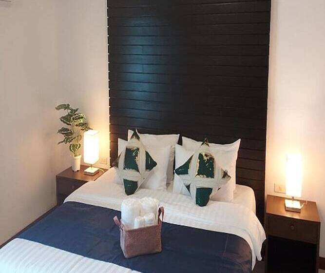 Номер Стандарт, Aromdee At Naithon Beach