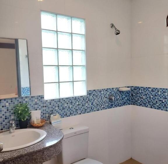 スタンダードルーム, Aromdee At Naithon Beach