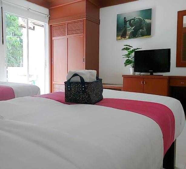 スタンダードルーム, Aromdee At Naithon Beach