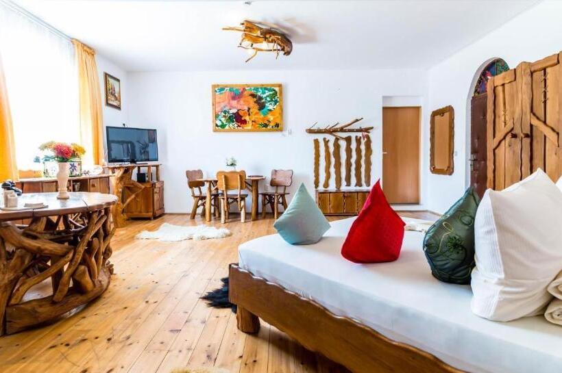 חדר דלוקס, Castelul De Vis