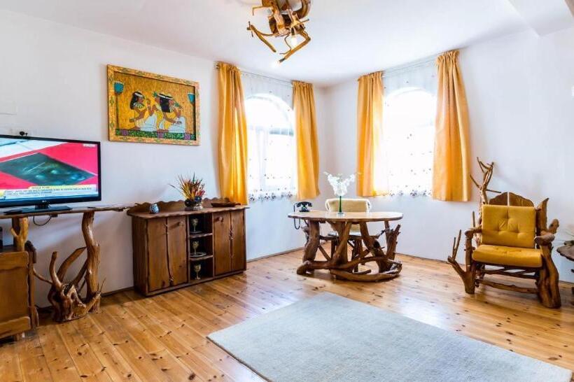 חדר סופריור, Castelul De Vis