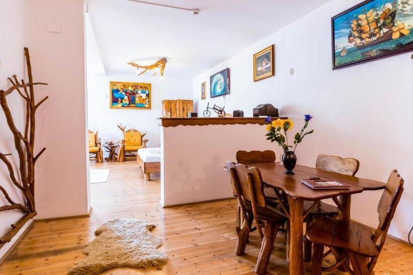 חדר סופריור, Castelul De Vis