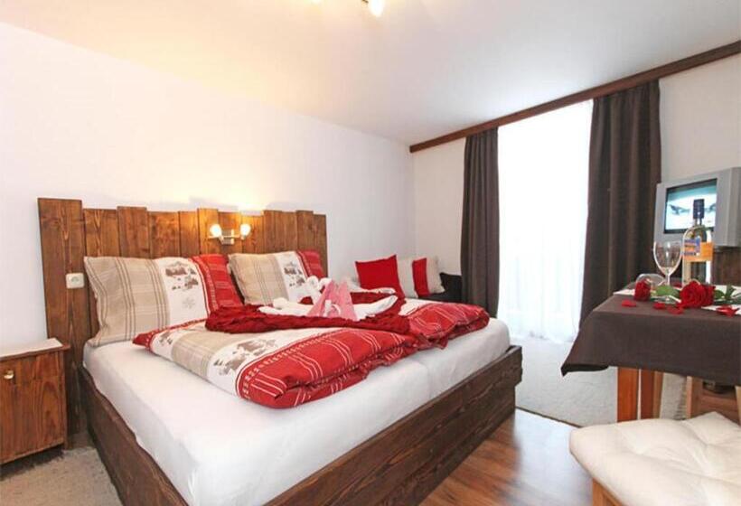 اتاق استاندارد سه نفره, Mussbachhof