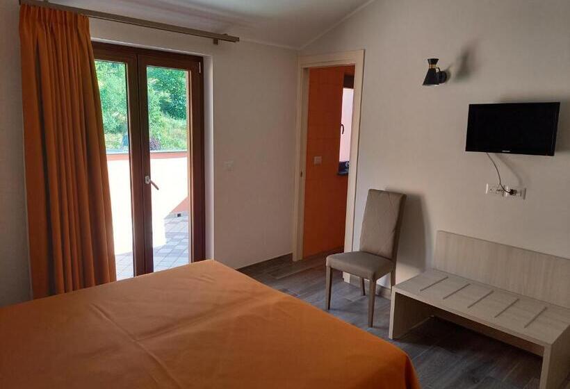 غرفة قياسية رباعية, Ristorante Villa Terry