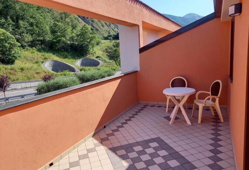 غرفة قياسية رباعية, Ristorante Villa Terry