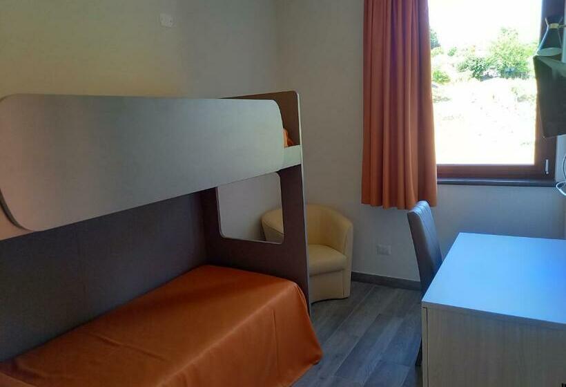 غرفة قياسية رباعية, Ristorante Villa Terry