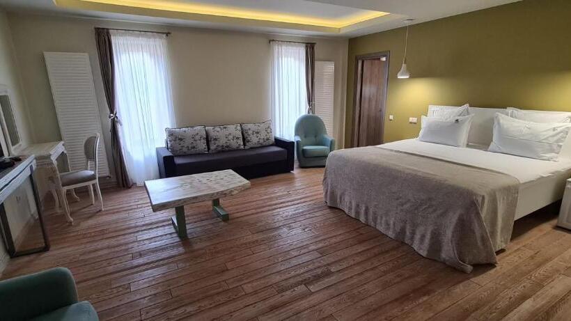 Четырехместный Номер Стандарт, Casa Iustin