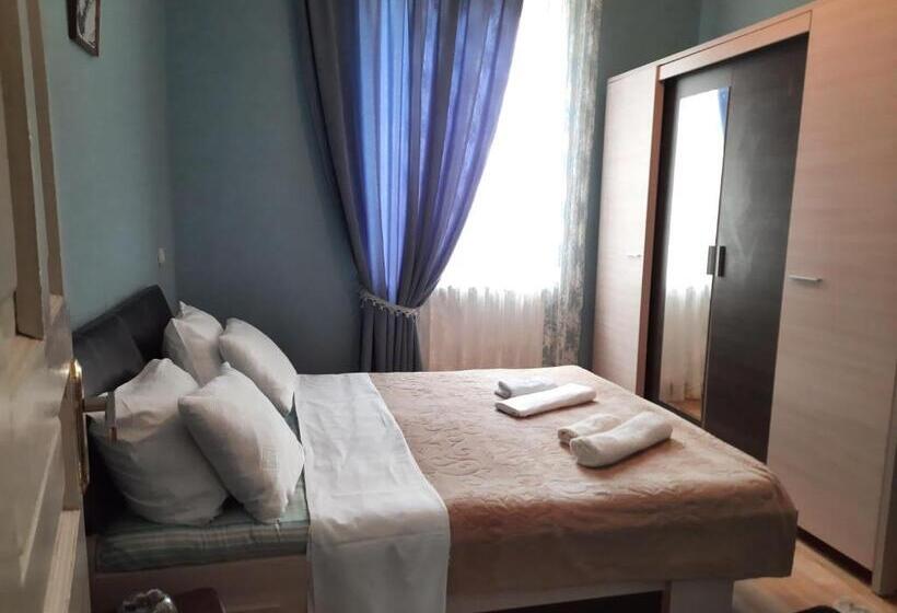 اتاق اکونومی, Sisi Guest House