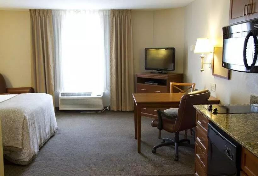 スタンダードスタジオ, Candlewood Suites Champaign Urbana University Area, An Ihg