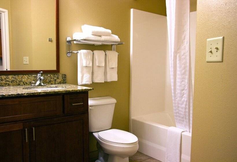 带双人床的标准工作室, Candlewood Suites Champaign Urbana University Area, An Ihg