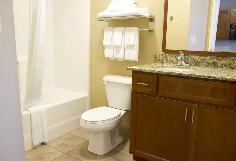 ダブルベッドのスタンダードスタジオ, Candlewood Suites Champaign Urbana University Area, An Ihg