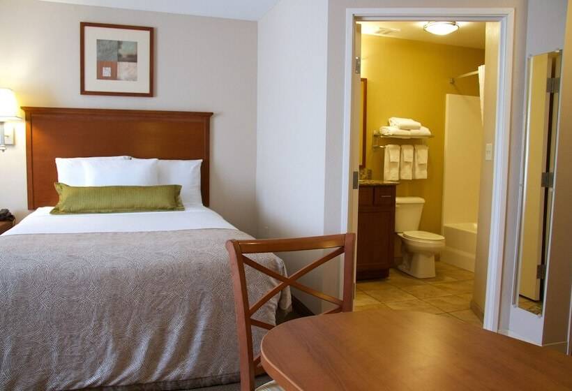 带双人床的标准工作室, Candlewood Suites Champaign Urbana University Area, An Ihg