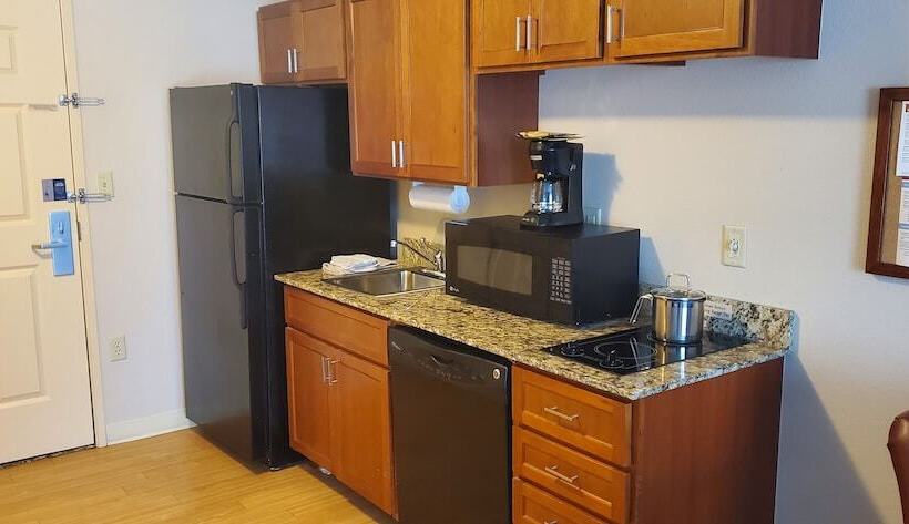 Mozgáskorlátozott Suite, Candlewood Suites Champaign Urbana University Area, An Ihg