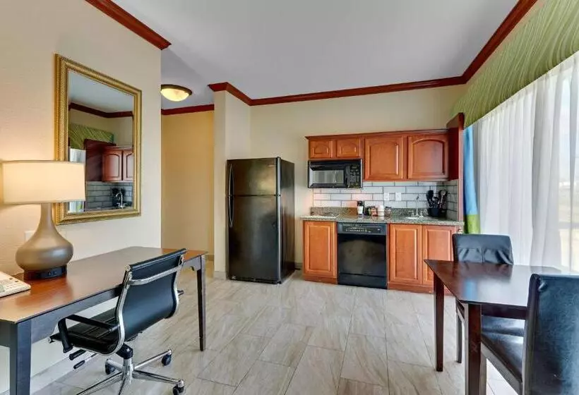 Sviitti King-vuode, Comfort Inn & Suites