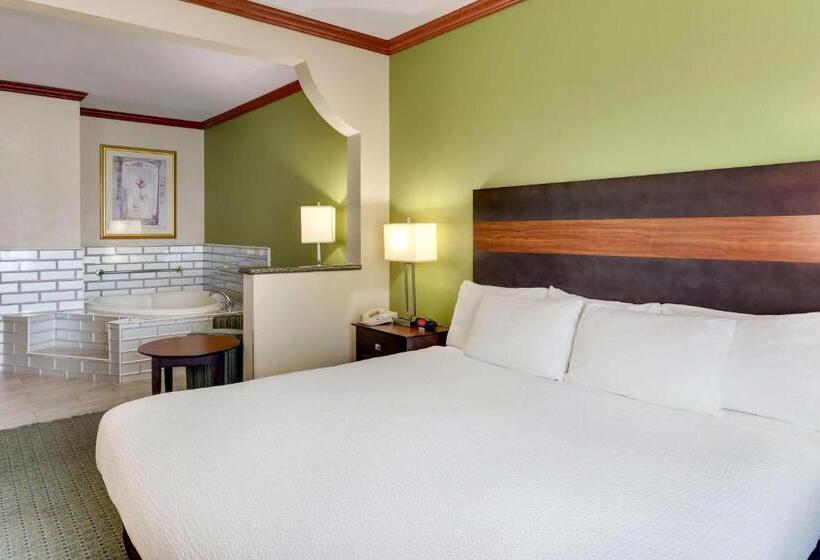 جناح سرير كينج, Comfort Inn & Suites