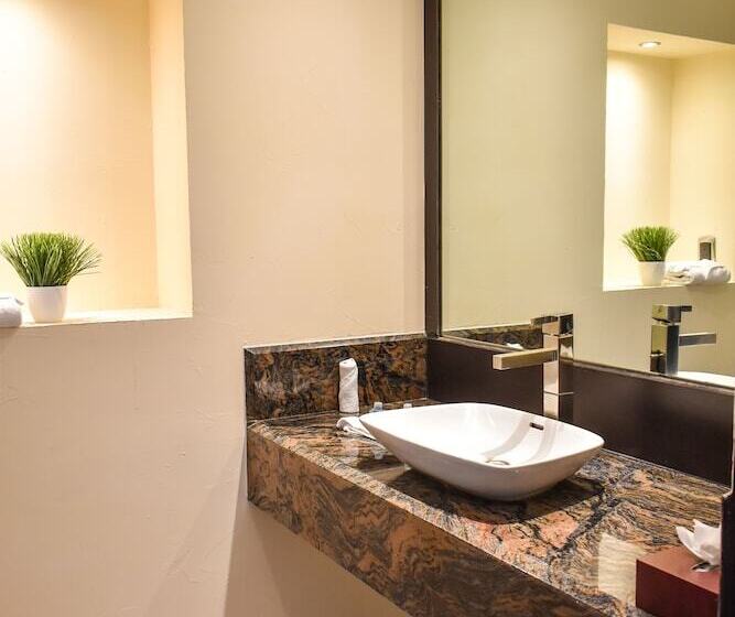 Стандартный Номер Кровать Кинг, Hilton Queretaro