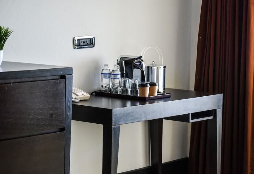 Стандартный Номер Кровать Кинг, Hilton Queretaro