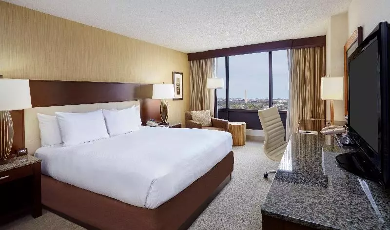 سوئیت با تخت بزرگ, Hilton Garden Inn Kalispell