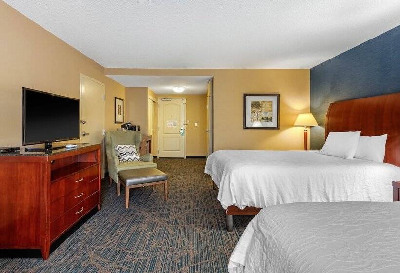 جناح جونيور, Hilton Garden Inn Tupelo