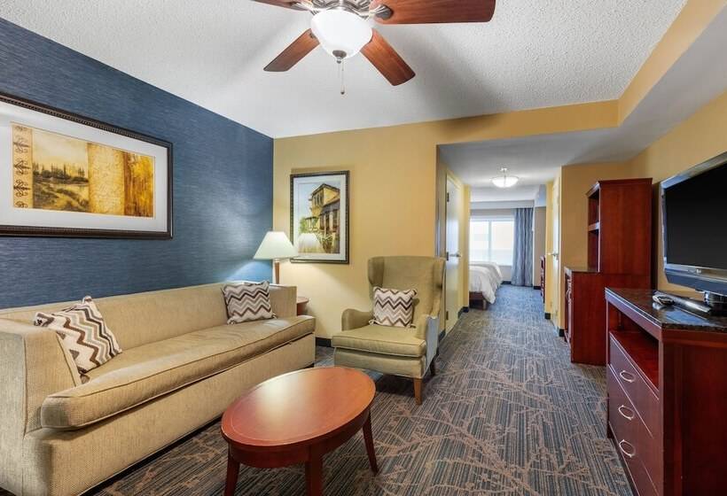 جناح جونيور, Hilton Garden Inn Tupelo