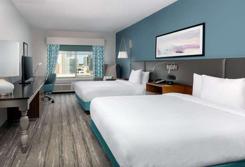 Номер Стандарт, Hilton St. Petersburg Carillon Park