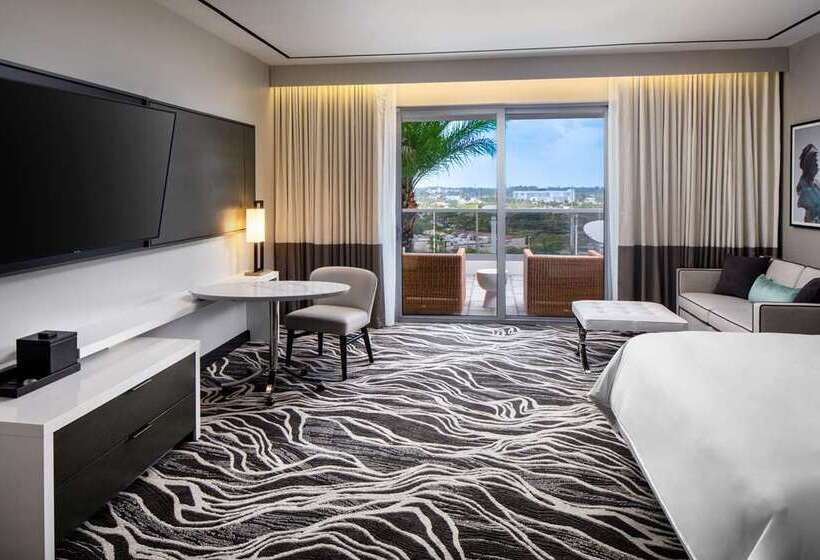 Стандартный Номер Кровать Кинг, Hilton St. Petersburg Carillon Park
