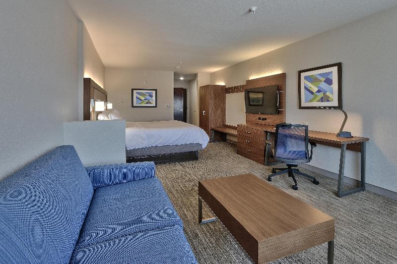 מיטת קינג בסוויטה, Holiday Inn Express & Suites Albuquerque Historic Old Town, An Ihg
