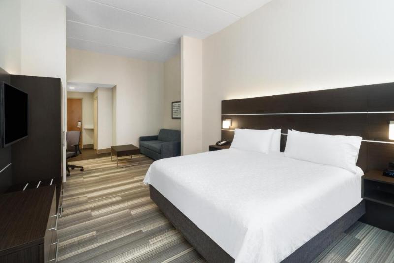 غرفة قياسية سرير كينج لذوى الإحتياجات الخاصة, Holiday Inn Express Hotel & Suites Bluffton At Hilton Head Area, An Ihg