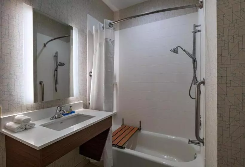 身障者適用スイートルーム, Holiday Inn Express & Suites Cedar Park , An Ihg